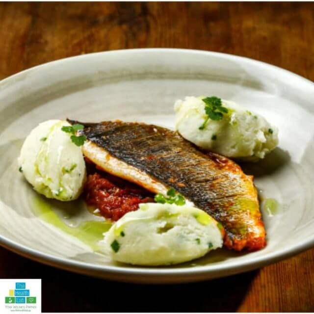 Σημερα τρώμε ψάρι 🐟 Τσιπούρες με πουρέ πατάτας! Μια πεντανόστιμη συνταγή και εύκολη στην εκτέλεση!👩&zwj;🍳👨&zwj;🍳 📌Επισκεφθείτε το link in bio για να δείτε την συνταγή! Μην διστάσετε να ανεβάσετε story να μας κάνετε tag και να δούμε την προσπάθεια σας! 😉 _______________________________________________________#thehealthlabgr #recipe #diatrofi #dietitian #newarticle #eathealthy